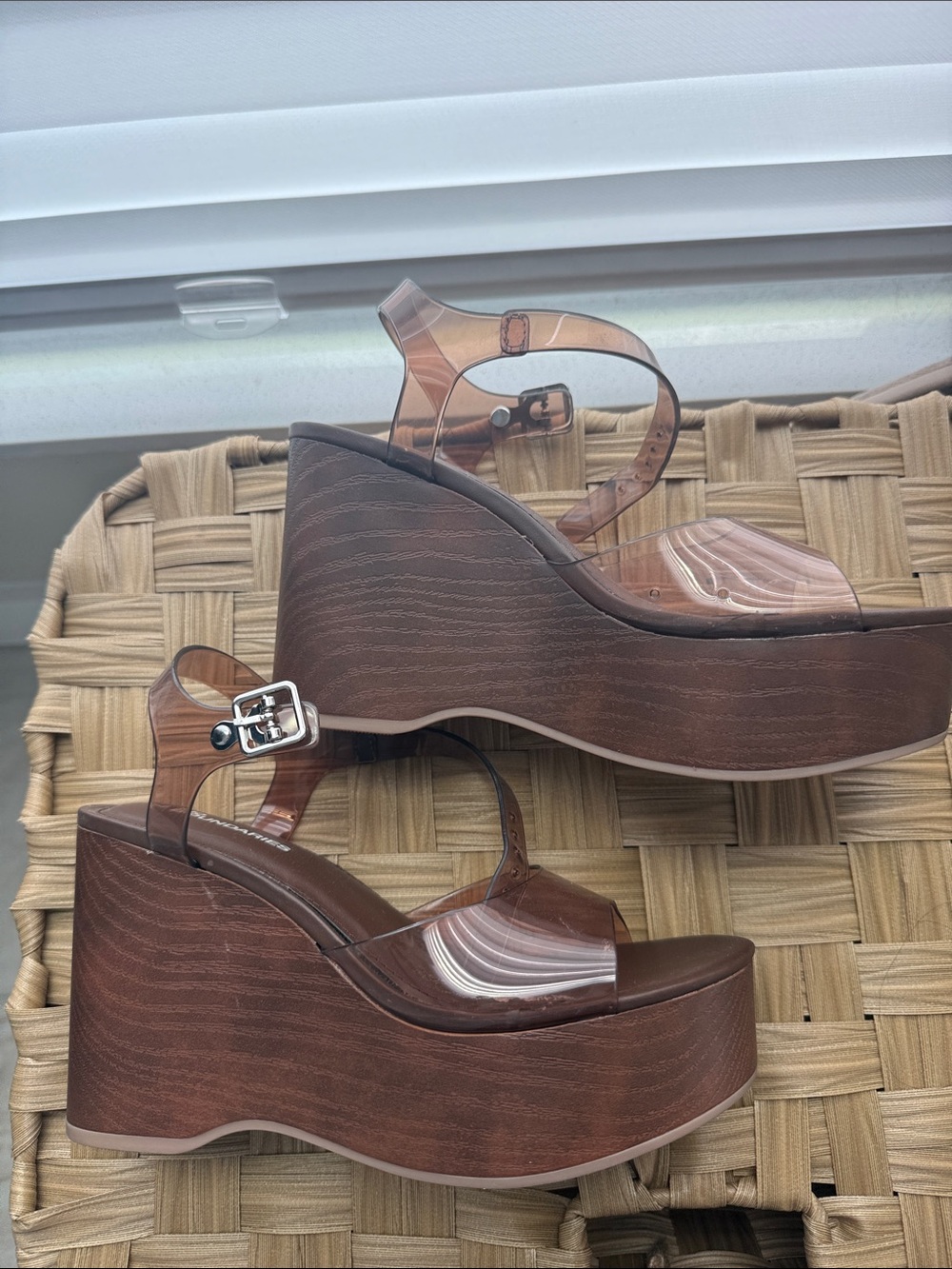No Boundaries Brown Clear-Strap Platform Sandals - Picture 2 of 2